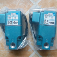 原裝現貨美國MAC電磁閥56C-18-121BA